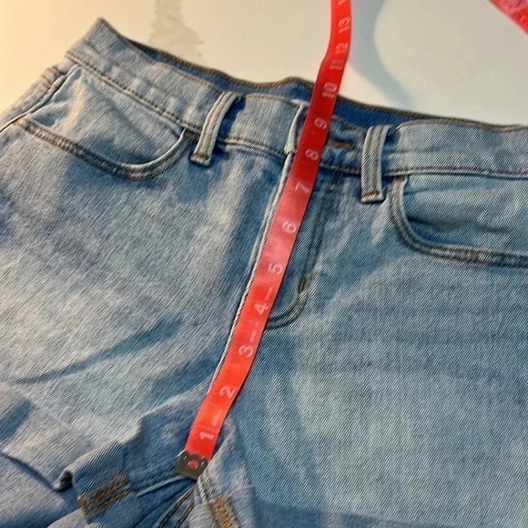 Old Navy light Wash denim shorts. Size  0 - Picture 6 of 7